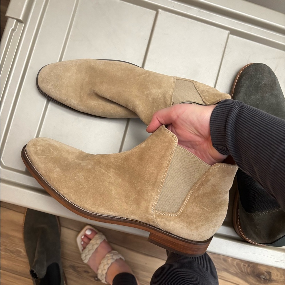 Men's Tan Suede Chelsea Boots